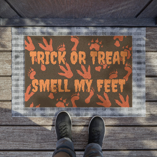 Trick or Treat Smell My Feet Halloween Doormat