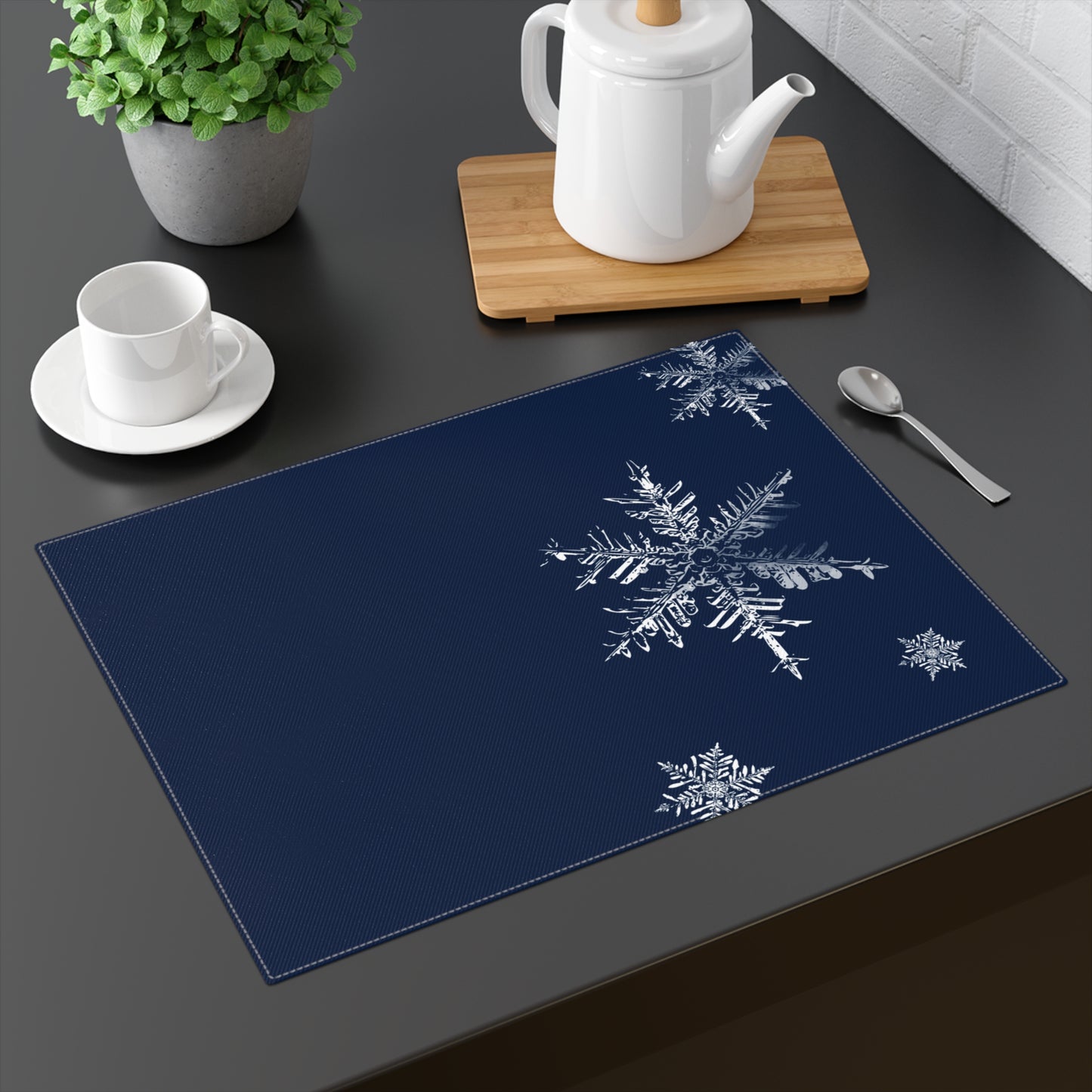 Holiday Snowflake Christmas Placemat, 1pc