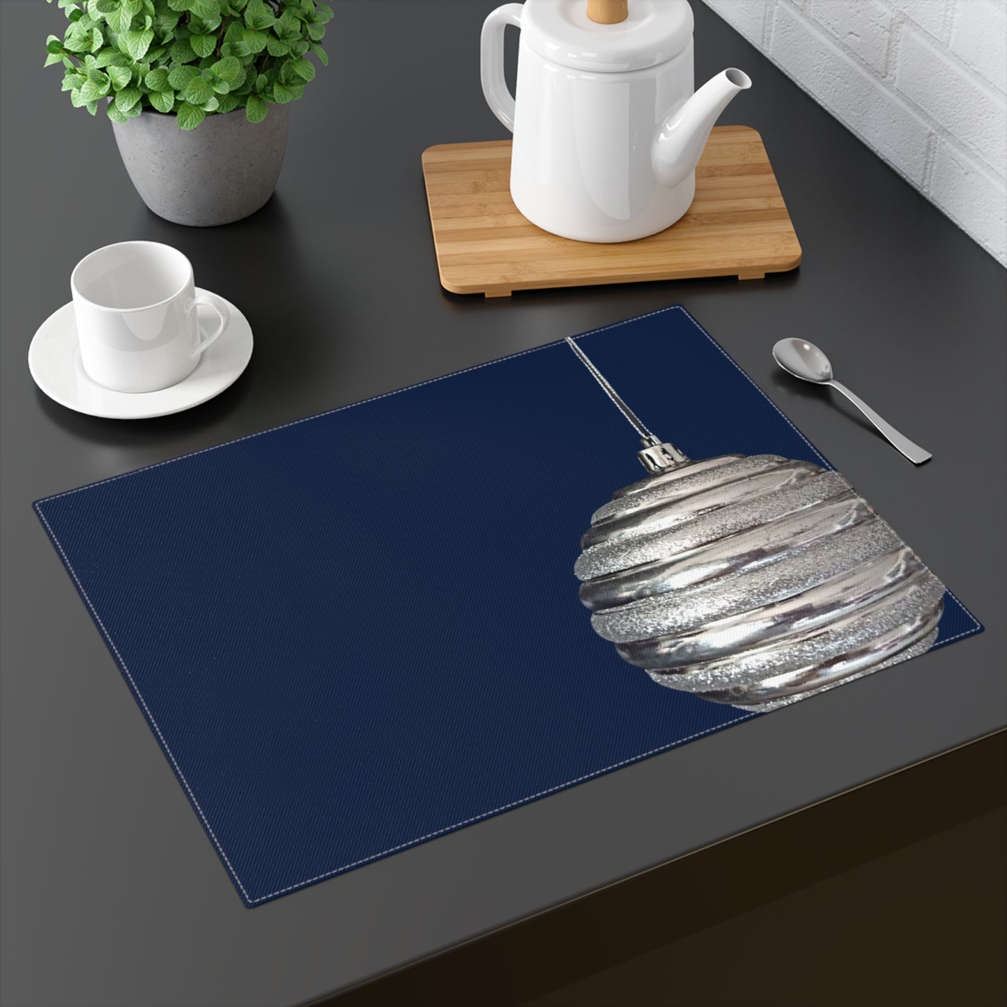 Silver Ball Christmas Placemat, 1pc