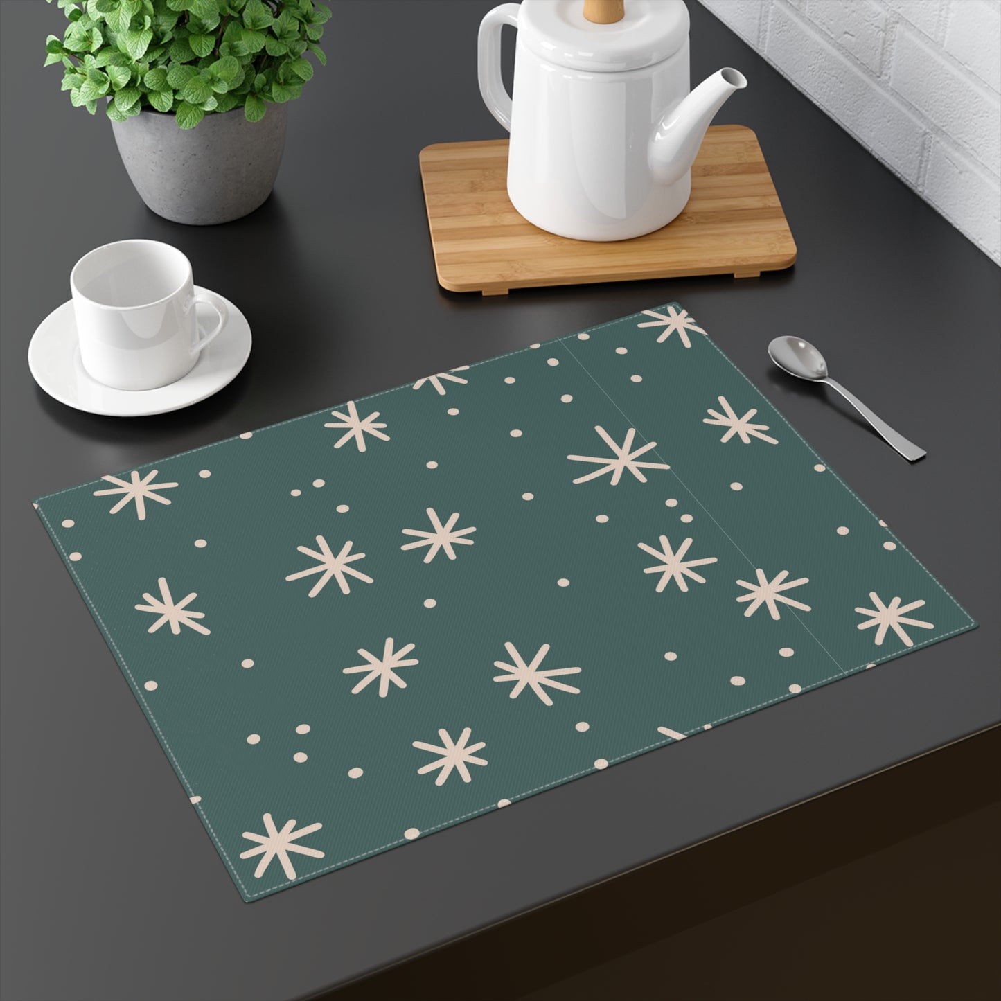 Snowflakes Pattern Scandinavian Christmas Placemat, 1pc